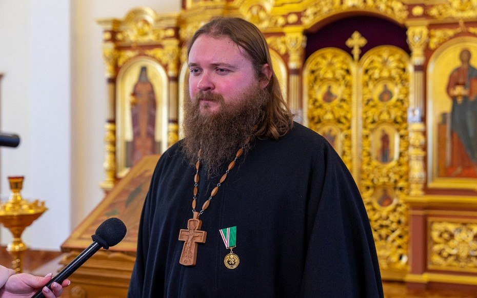 Рязанский священник: в ВСУ служат сатанисты, а русские идут с молитвой