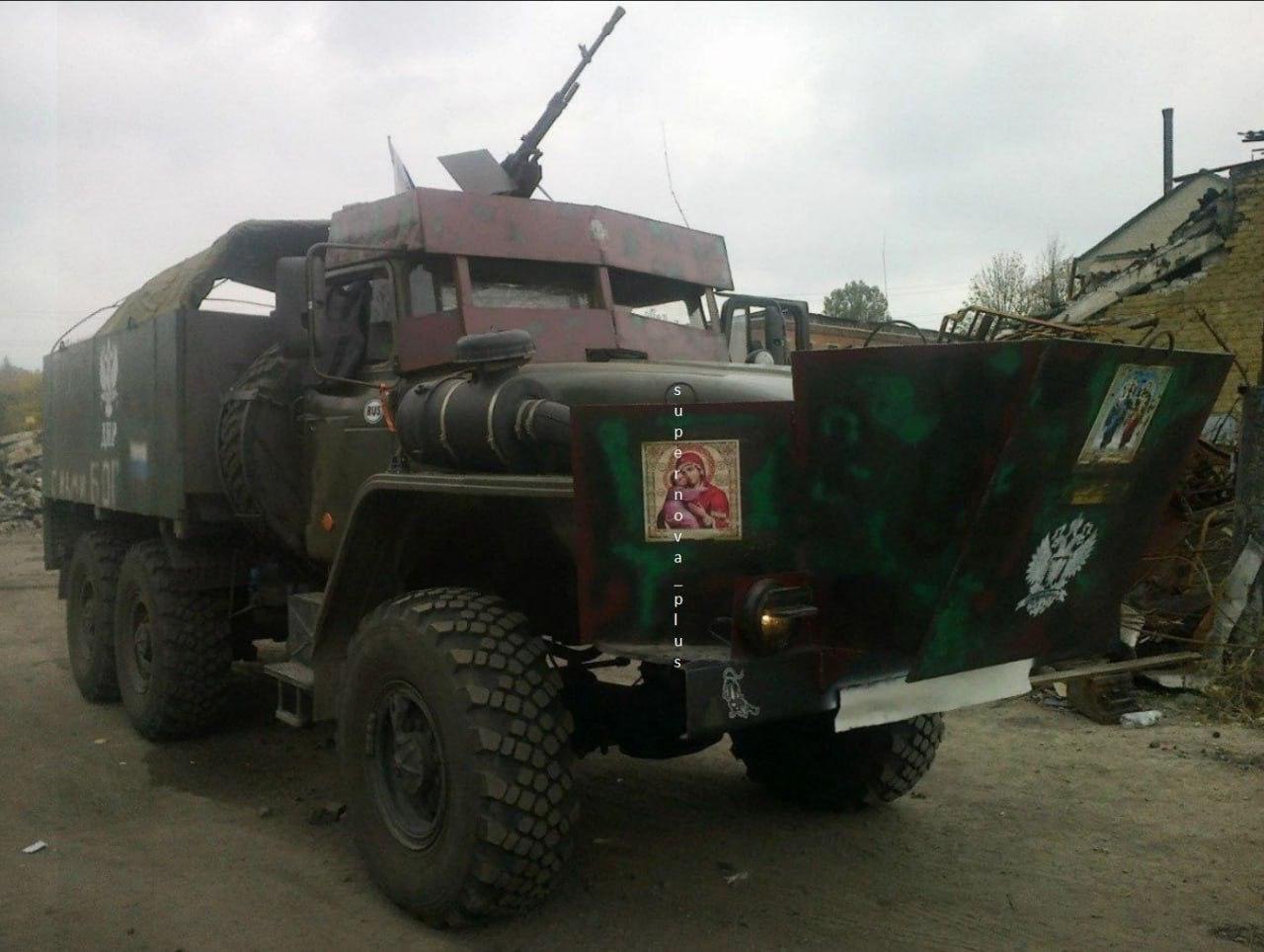 Российские военные защитили свою технику иконами