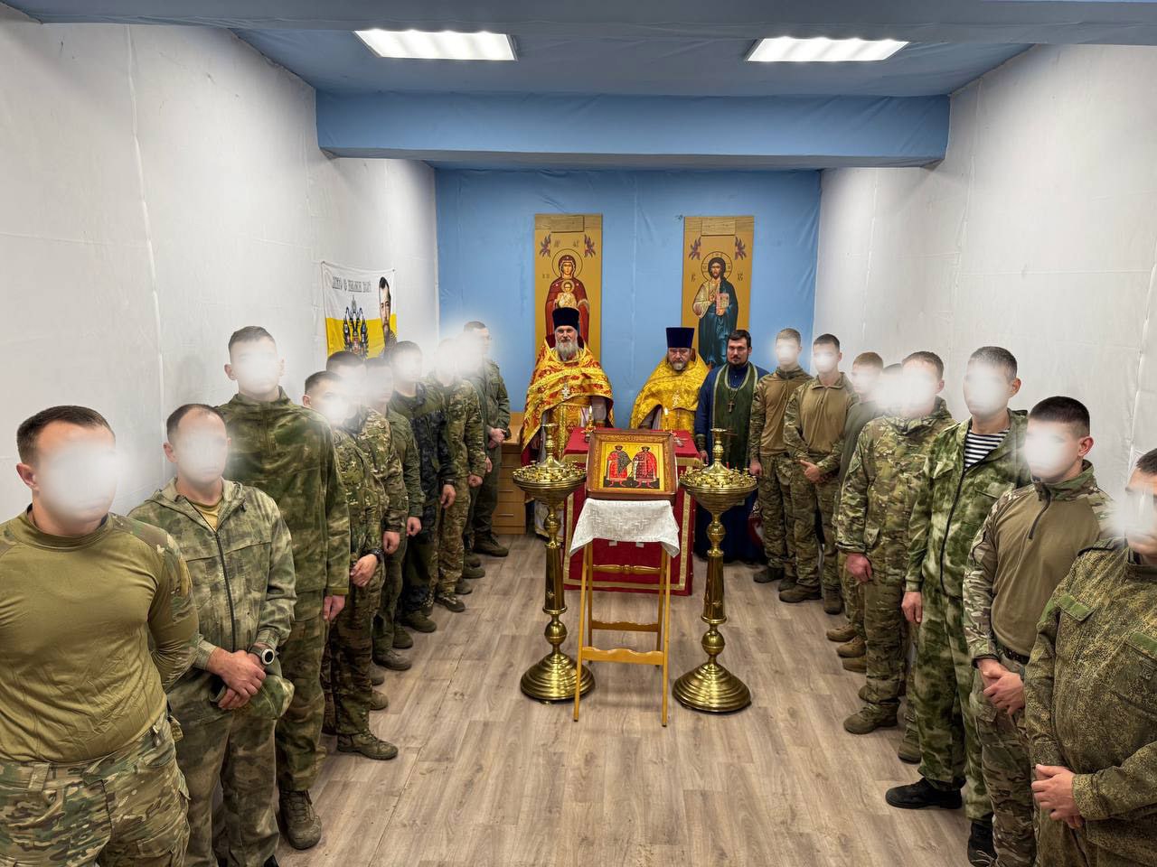 В Брянской области освятили первый «блиндажный храм» для военных