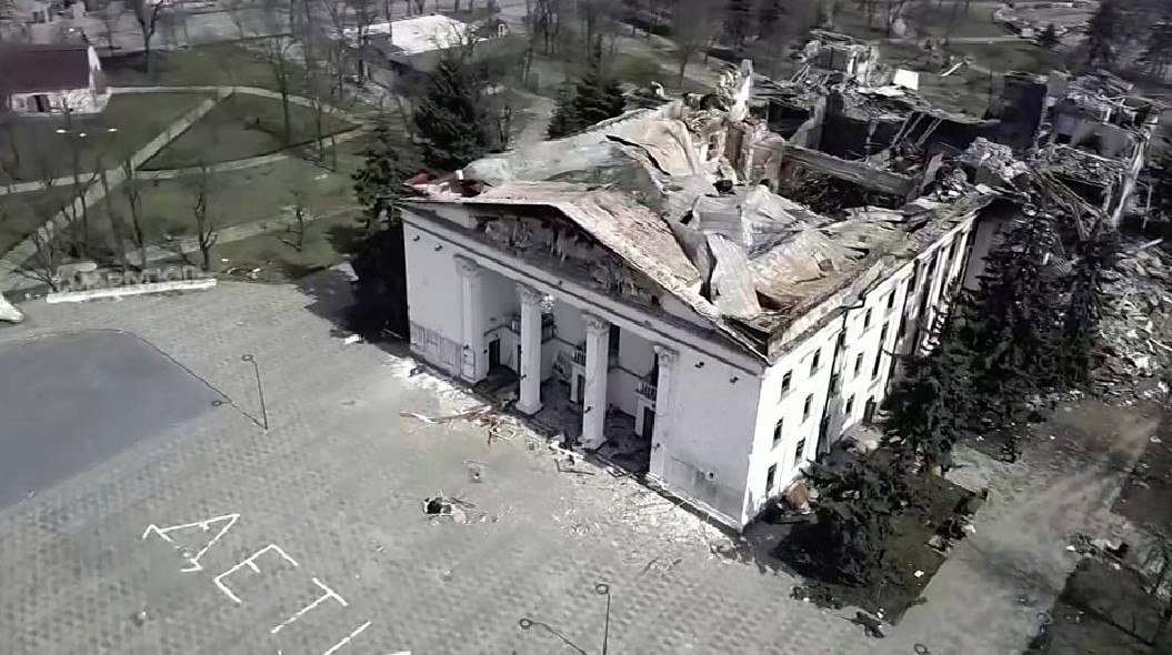 Уполномоченный главы РОСХВЕ приехал праздновать в разрушенный Мариуполь
