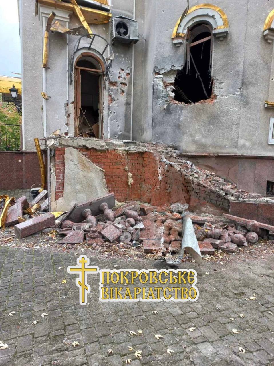 В результате российского обстрела пострадал храм святого мученика Виктора в Мирнограде