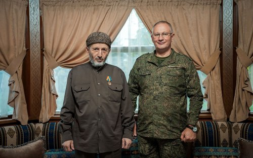 Муфтия и имама из Дагестана наградили за помощь войне