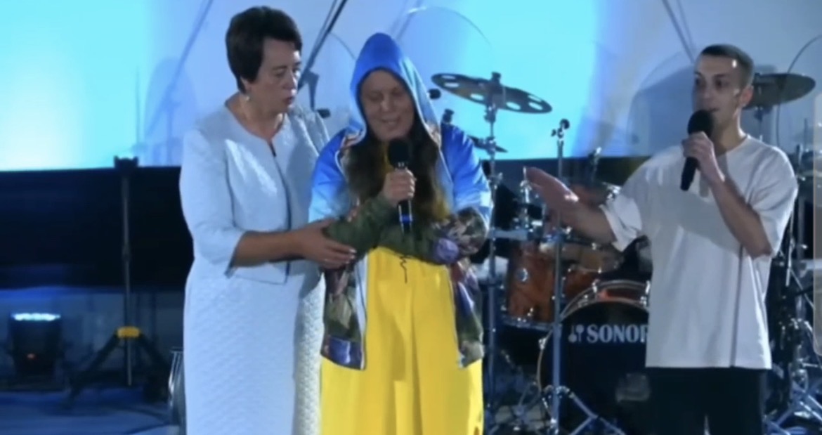 Z-пастор Голикова удочерила “снайпера из ЧВК Вагнера” и попала в скандал