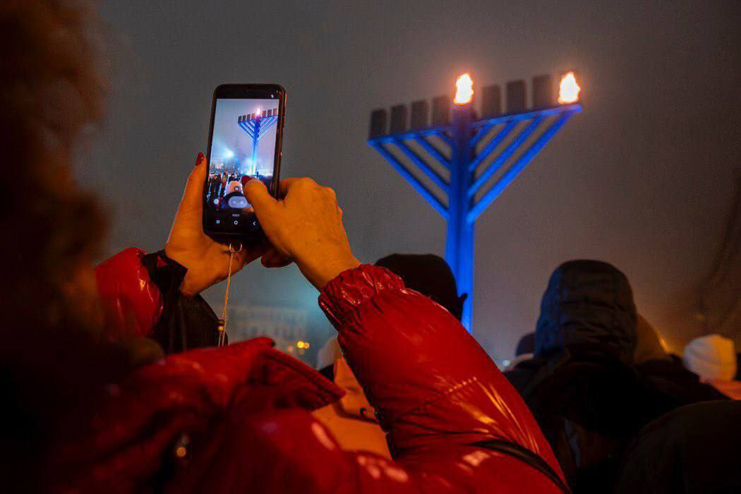 В Москве посчитали небезопасным зажигать ханукию, в Киеве с этим проблемы не было