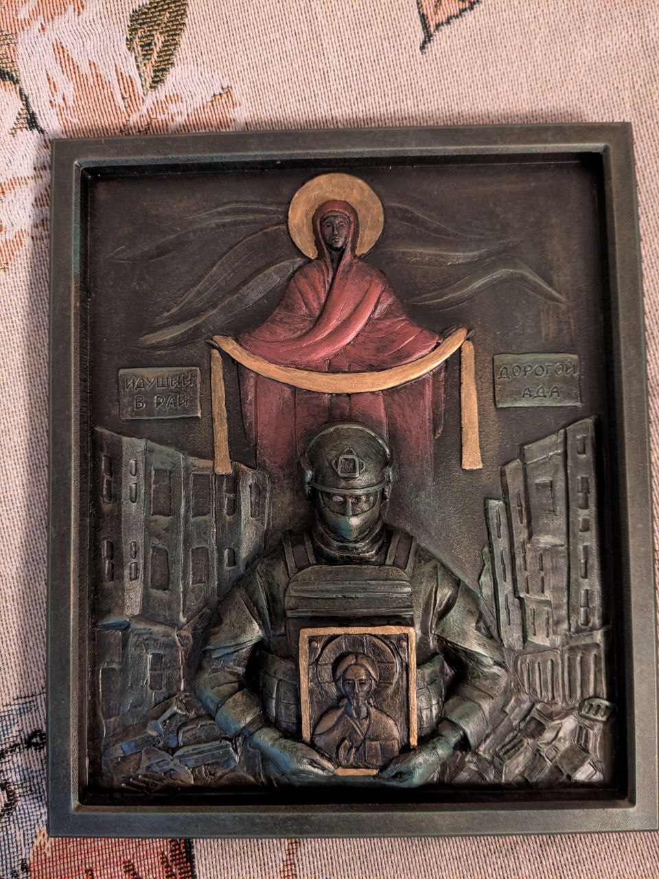 В России новая иконописная традиция не отстает от трендов милитаризации