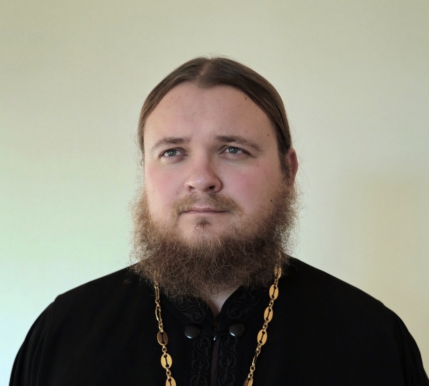 Священник РПЦ призвал отказаться от фейерверков в Новый год: «Вот победим, тогда и пальнём»