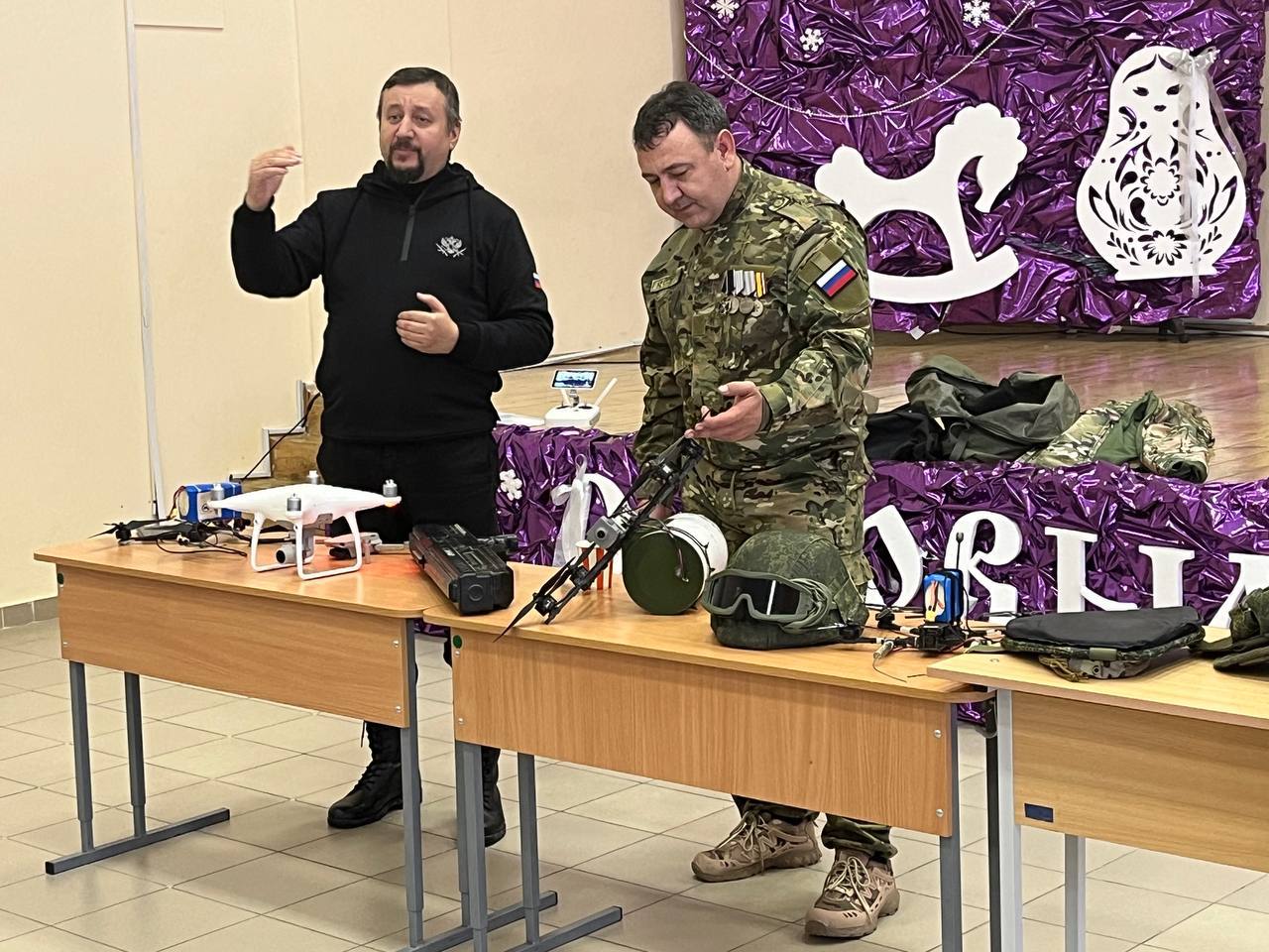 Пензенский Z-пастор РОСХВЕ вместе с ветераном «СВО» провел урок милитаризации для лицеистов