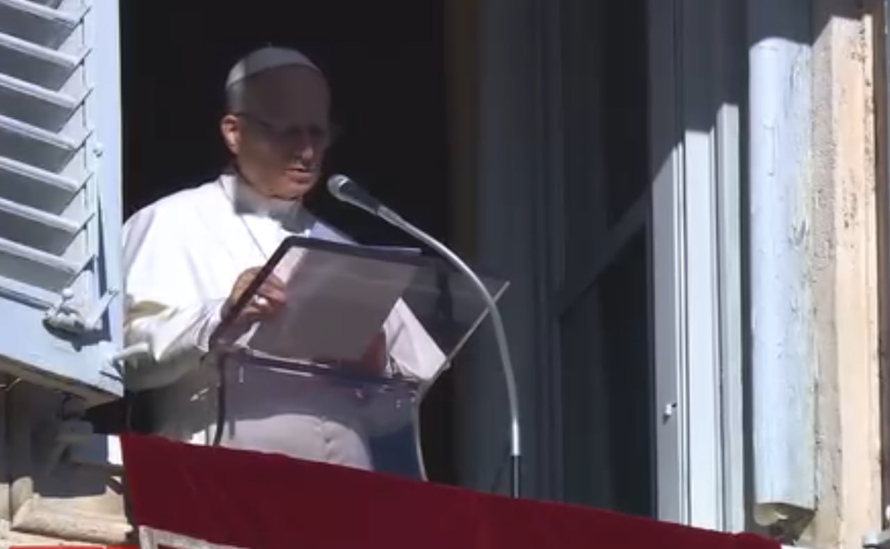 Папа: молюсь о тех, кто страдает в Украине, призываю прекратить насилие