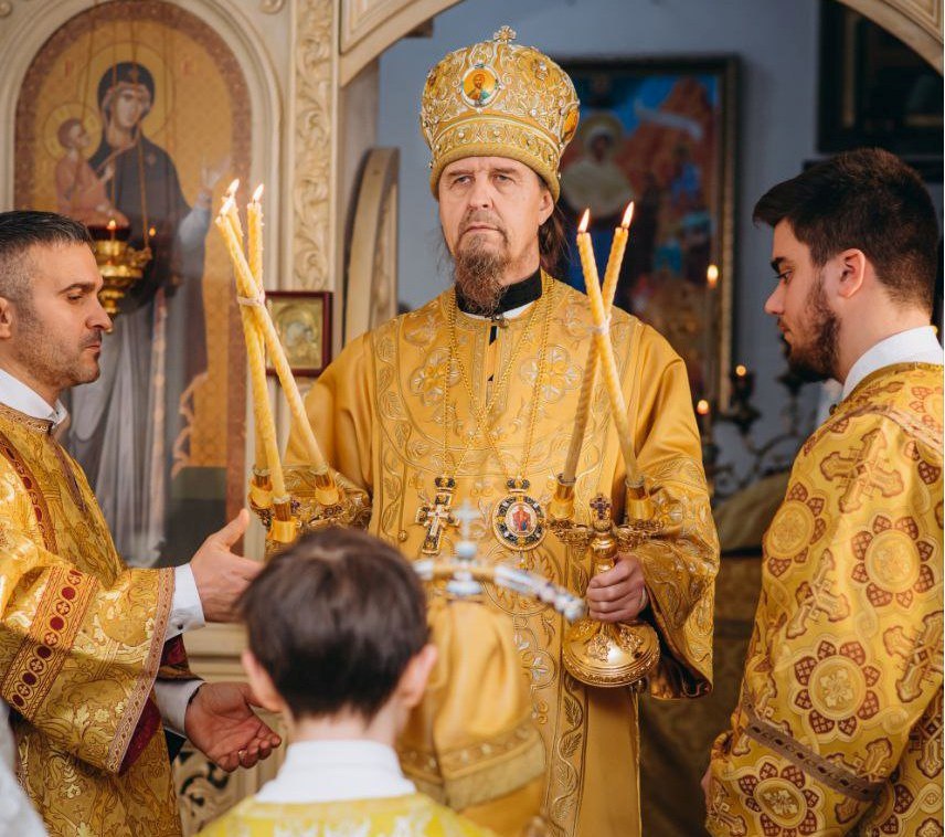 Выезд настоятеля монастыря, в котором была получившая огласку школа в Киеве, не связан с публикацией украинского издания 