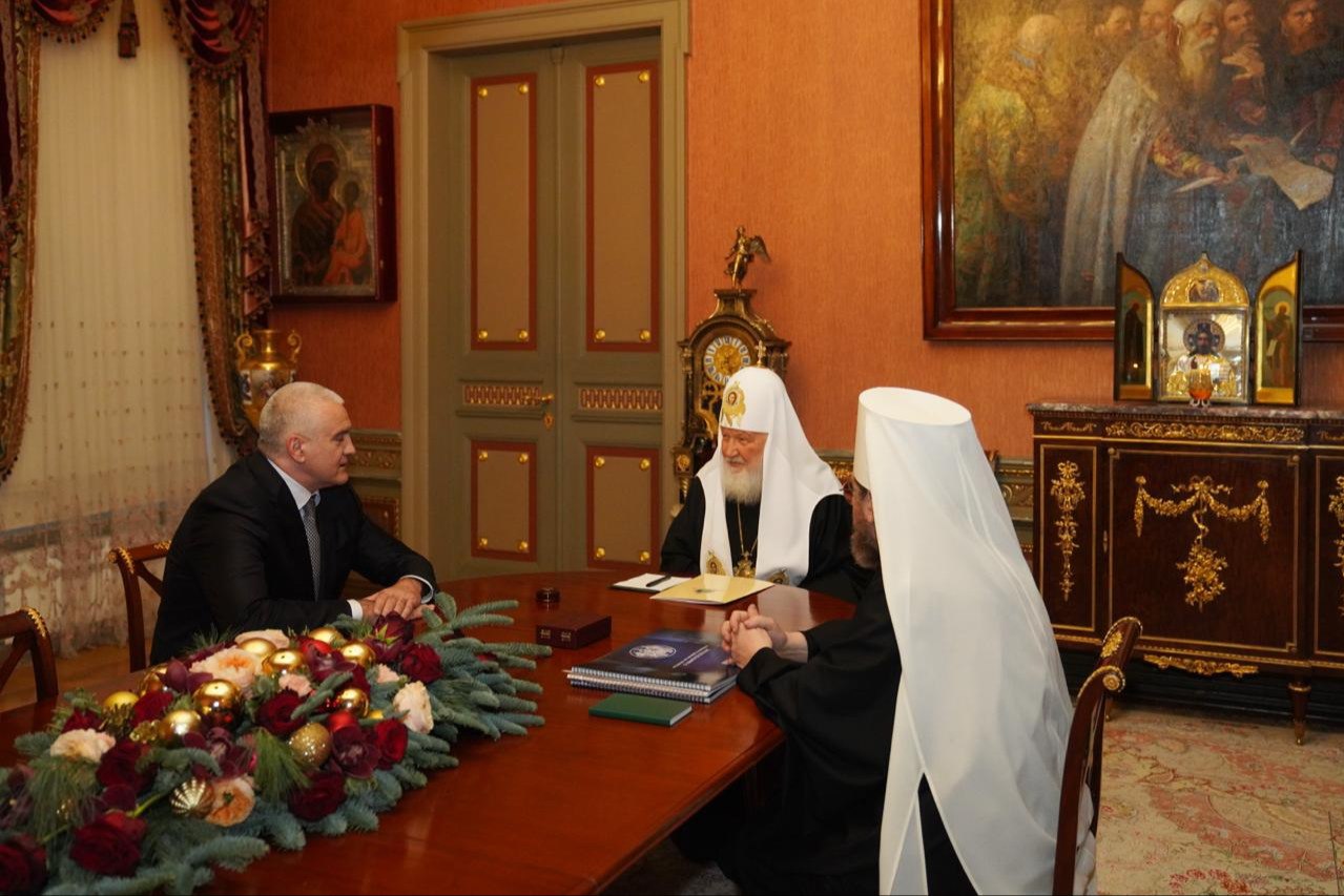 Патриарх Кирилл встретился с главой оккупационной администрации Крыма