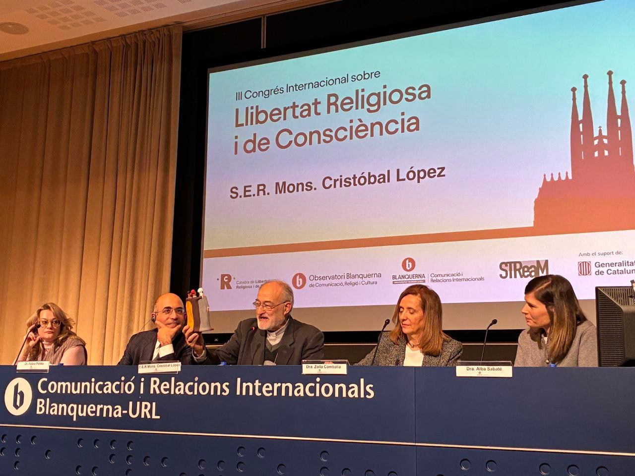 Украинская публицистка представила в Барселоне доклад о конфликте и диалоге между УПЦ и ПЦУ