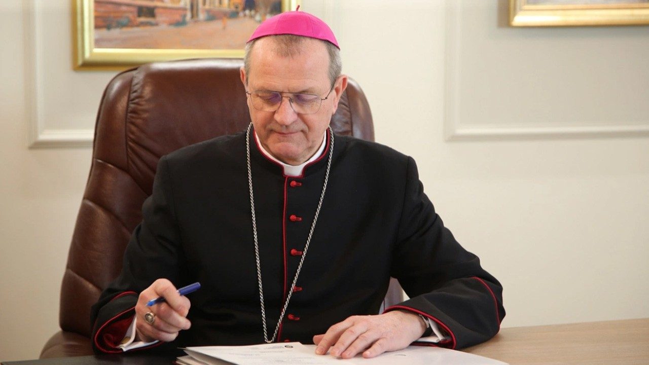 Епископат Польши объявил общенациональный сбор в поддержку Украины