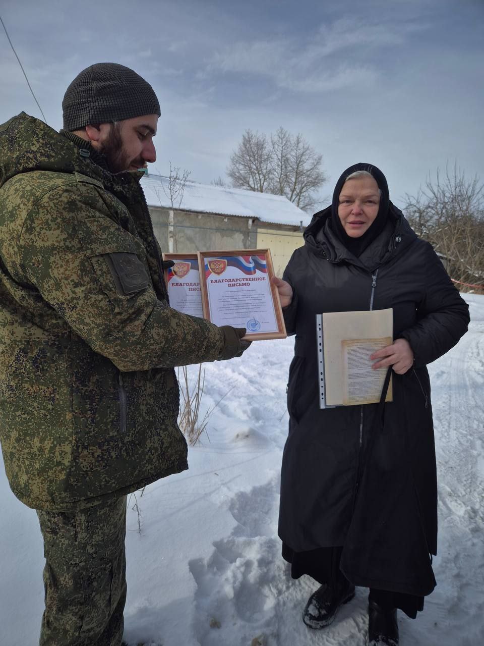 «Вдохновляет наших солдат на выполнение задач с героизмом»: монахиня Евгения показала еще порцию благодарностей от оккупантов