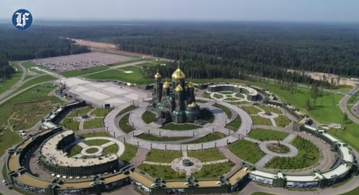 «Священная война» и вера: что произошло с моральным ориентиром России