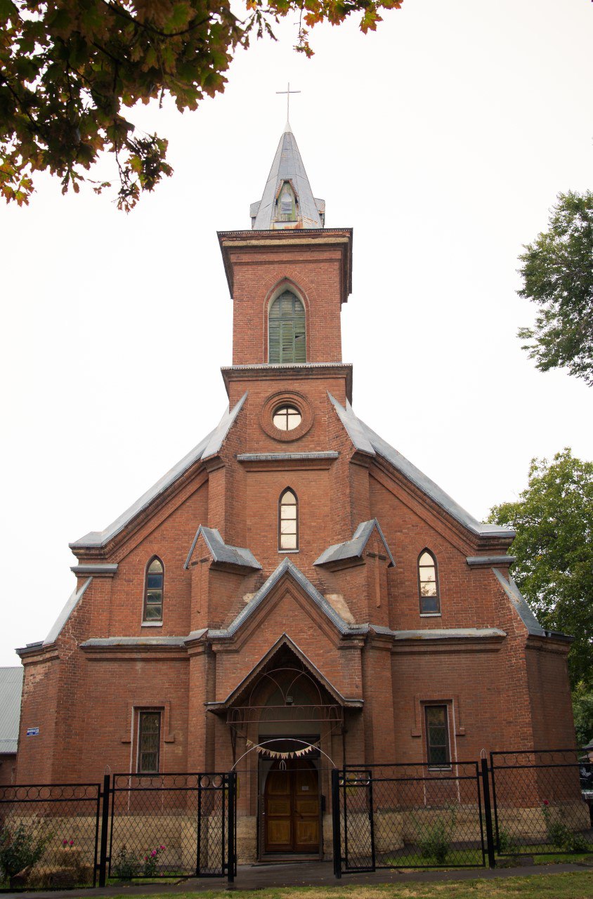 В Новочеркасске очередной суд у местной баптистской общины — из-за использования здания Дома молитвы