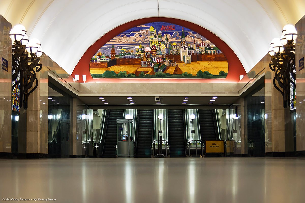 В РПЦ донесли на Московский метрополитен: надо оштрафовать за “крестопад”