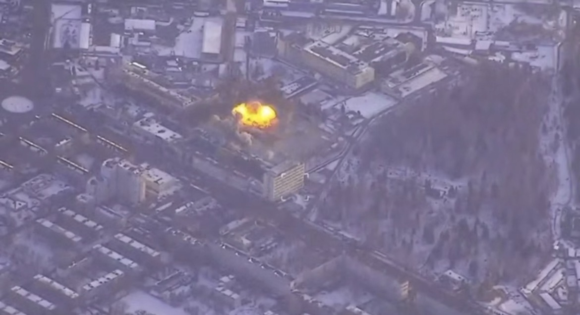 Патриарх Кирилл осудил удар по заводу, который производит “мозги” для “Искандеров”