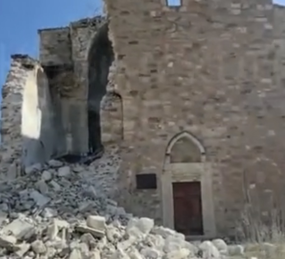 В оккупированном Крыму рухнул старинный храм 