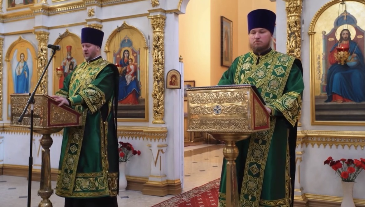 В поврежденном российским ударом соборе в Запорожье спели «многая лета» патриарху Кириллу