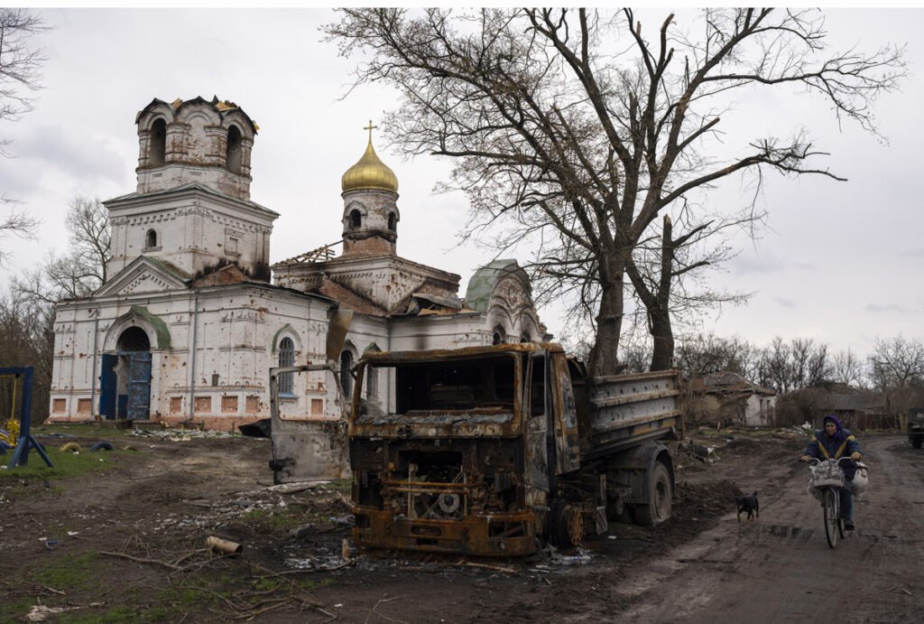Потомки российских чиновников и военных будут страдать поколениями. Так утверждает священник РПЦ
