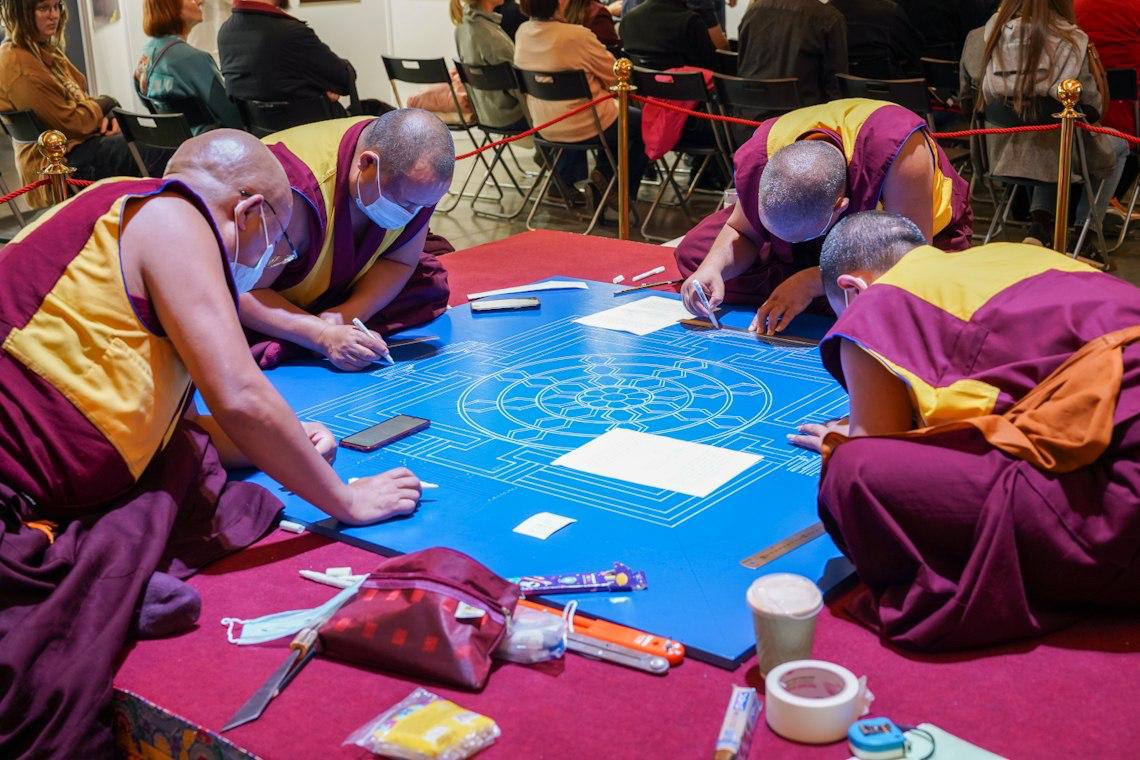 В Москве силовики сорвали буддийский фестиваль — там продавалась книга «иноагента»