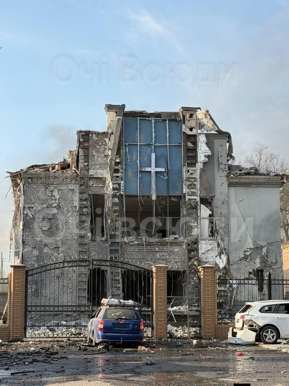 В Запорожье от российского удара по церкви погиб верующий