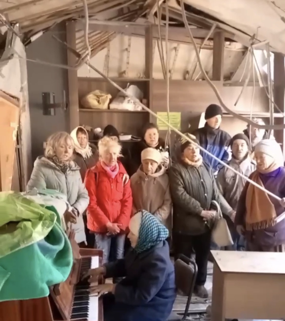 «Напоминает Голодомор». Церковь ЕХБ в прифронтовых Олешках