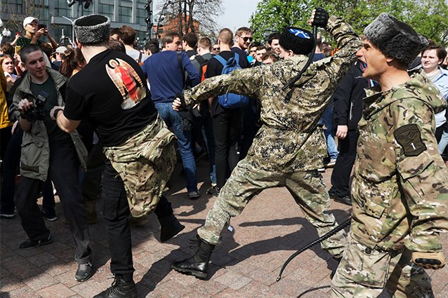 Кураев: Патриарх Кирилл воспел казачью нагайку