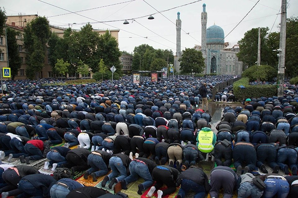 В День города в Санкт-Петербурге перекроют улицы из-за мусульманского праздника