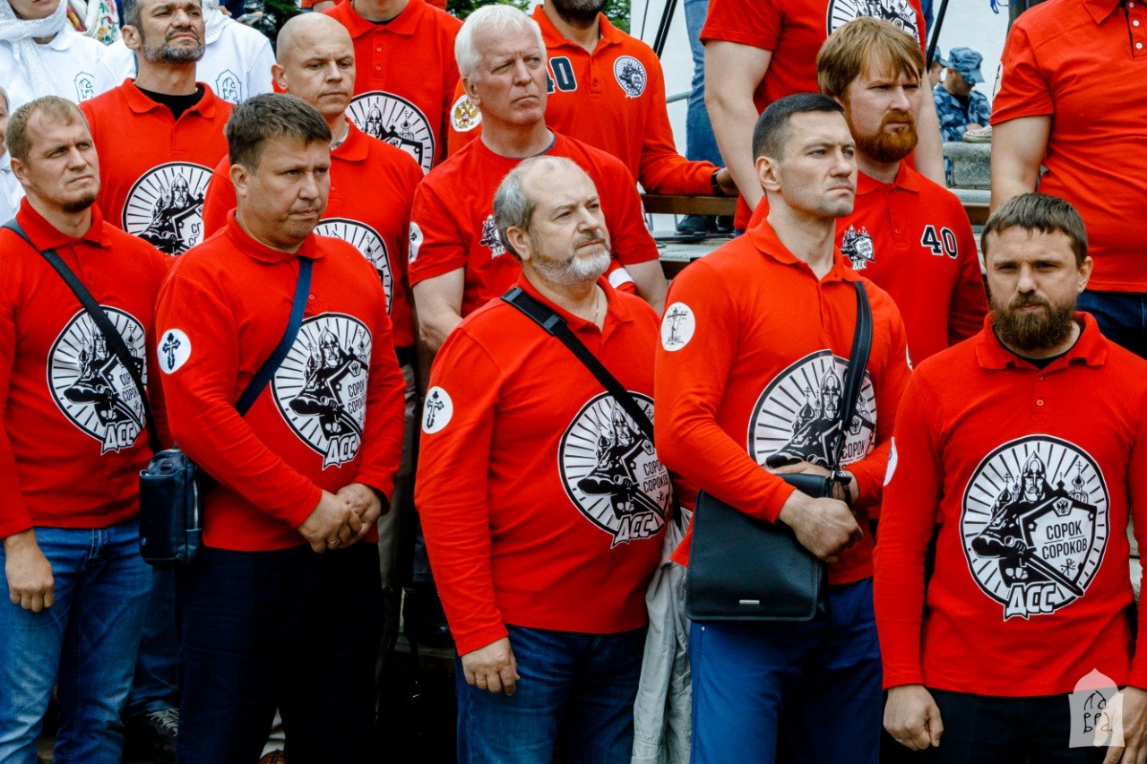 “Россия проходит через тяжёлые испытания”: патриарх Кирилл благословил “Сорок сороков” на крестный ход