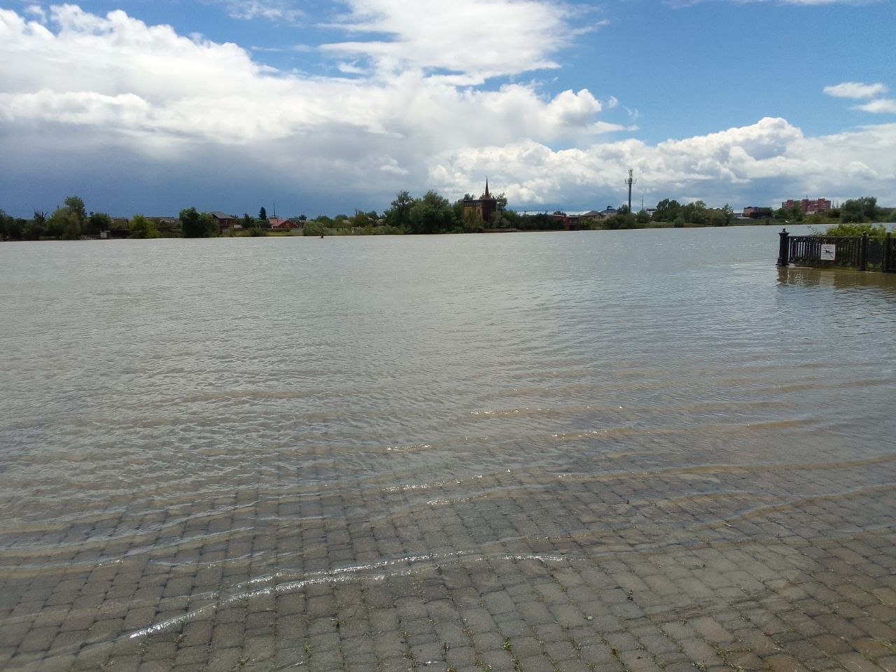 В Краснодаре затопило место, где хотят построить храм в честь «героев СВО»