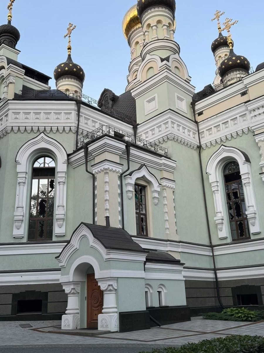 В Киеве после российской атаки поврежден еще один храмовый комплекс