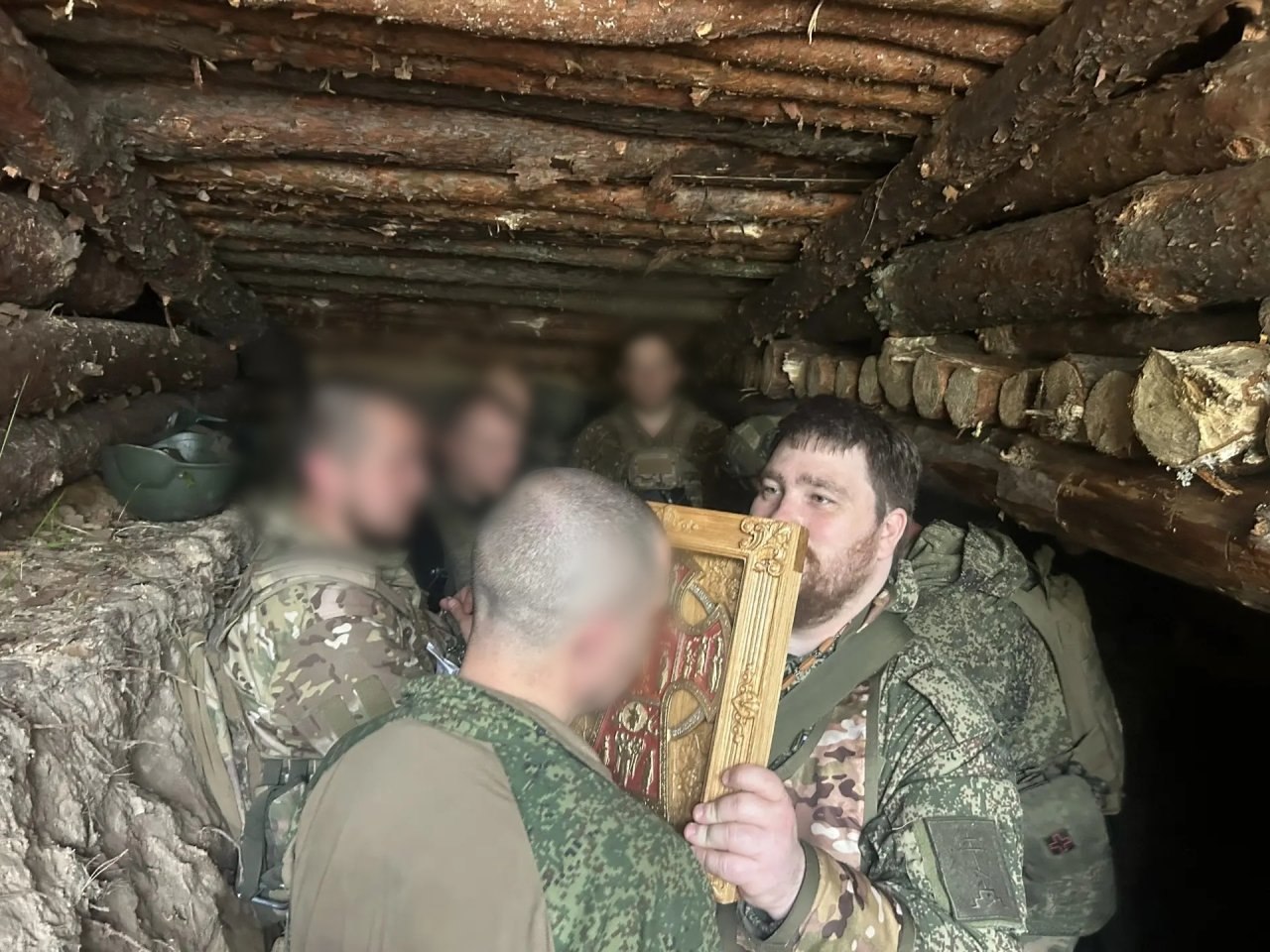 Брянский священник РПЦ продолжает благословлять штурмовиков перед нападением