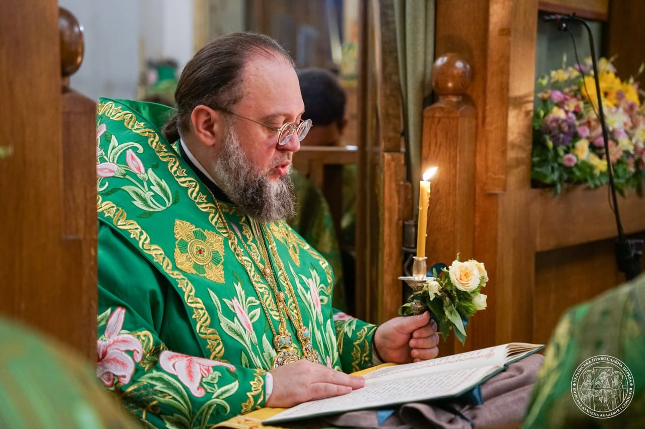 Архиерей УПЦ заявил о поддержке ВСУ, но призвал не отправлять священников на фронт с оружием