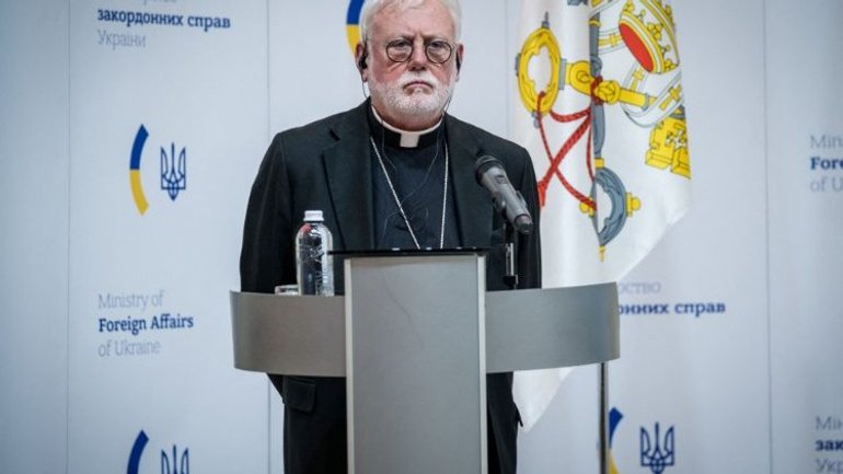 Папа Римский назначил своего легата в Украину и попросил его молиться о мире