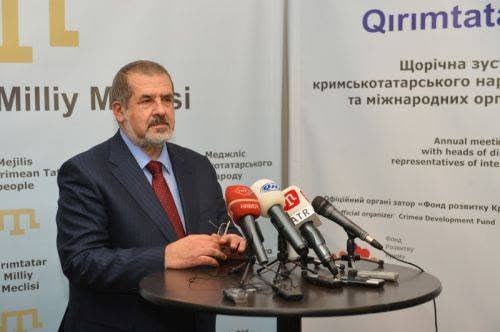 В аннексированном Крыму российские силовики провели обыск в мечети