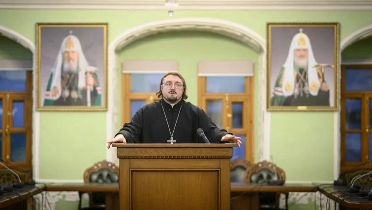 В Подмосковье за критику руководства РПЦ задержан священник