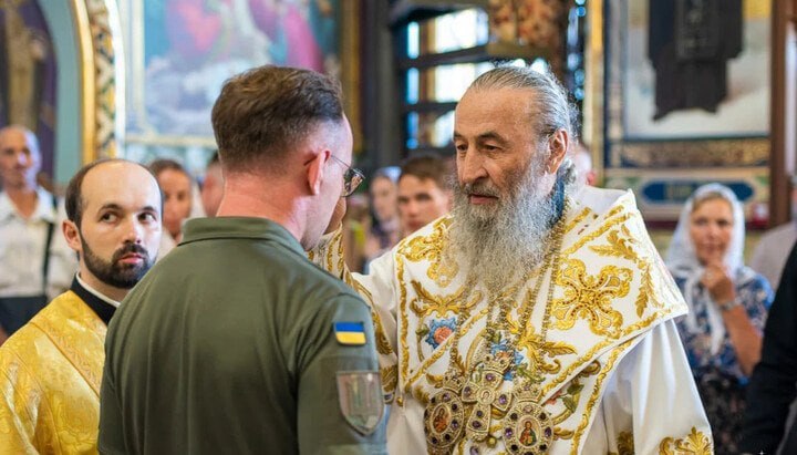 Митрополит Онуфрий поблагодарил украинских военных за противостояние российской армии