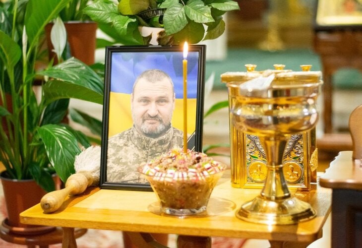 В Сумах священник УПЦ участвовал в отпевании своего отца — защитника Украины